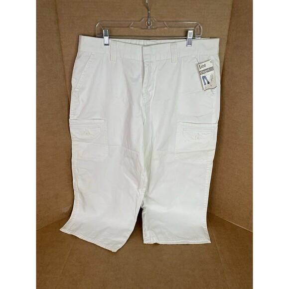 New Lee Womens Capris Size 18M, White, NWT MSRP $38 - Picture 4 of 10